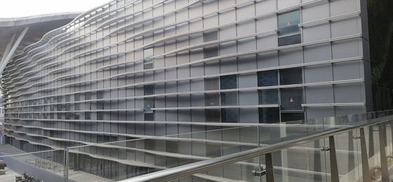 工場価格 内外建築用合金カーテン壁 木材穀物 アルミファニヤ