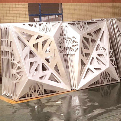 スタイリッシュな建物玄関の装飾のために穴をあけた3D突出型アルミコーティングパネル